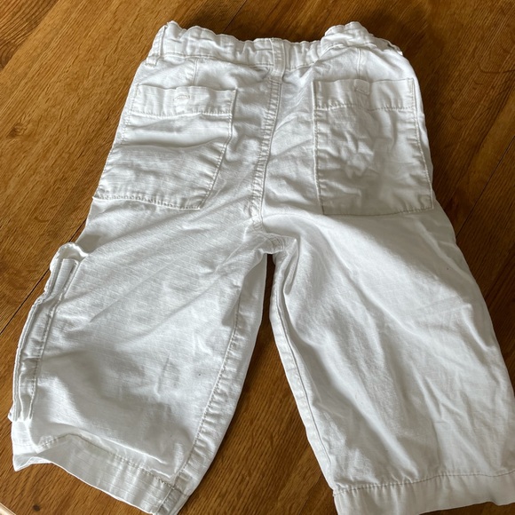 Old navy white cargo shorts - Picture 2 of 5